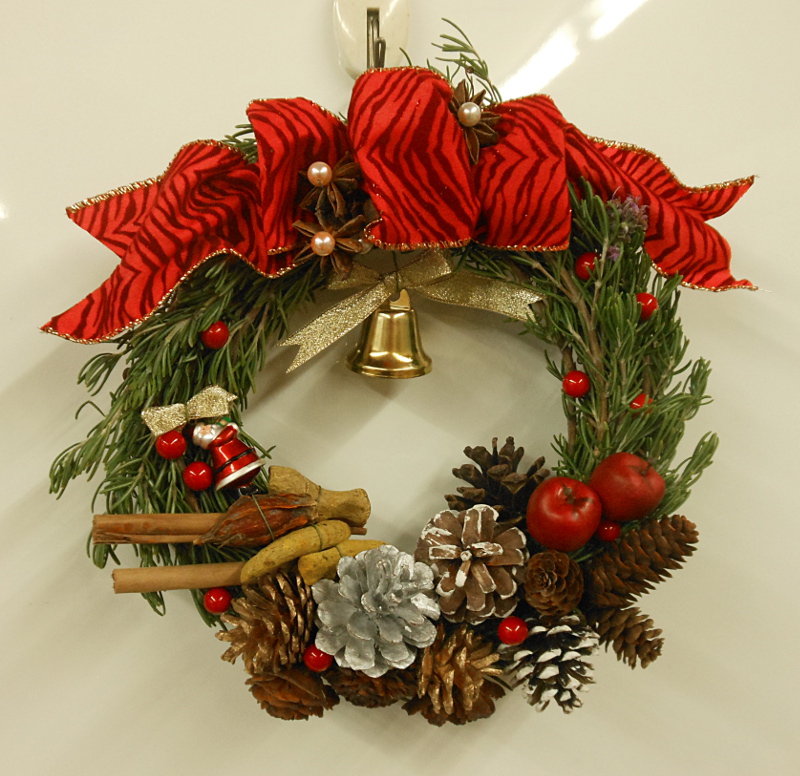 https://e-flowerpark.com/old_2103/event/2015/10/19/img/christmas-wreath.JPG